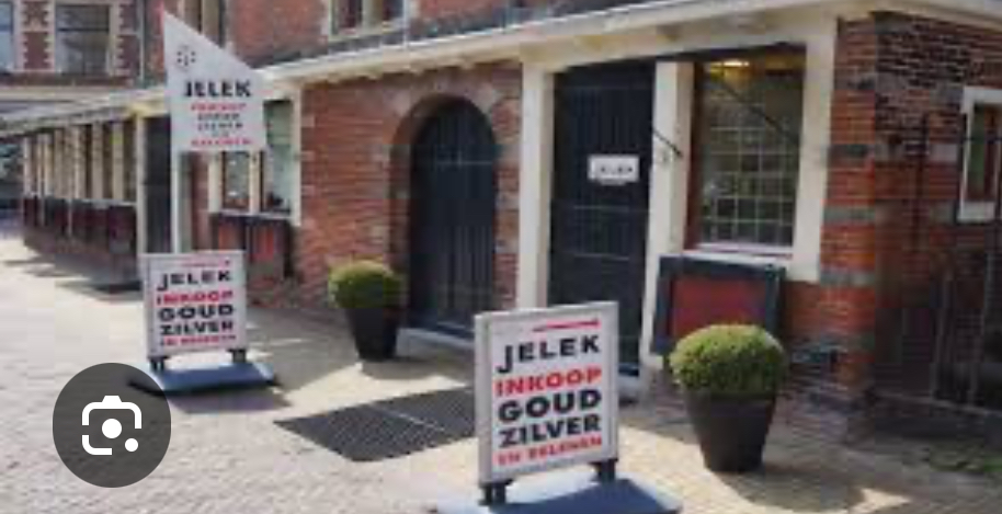 Interieur van juwelier Jelek Goud aan de Lepelstraat in Haarlem